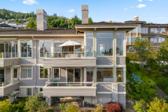 2456 Carr Lane